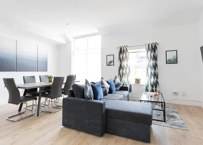 Top Floor, City Centre, Parking