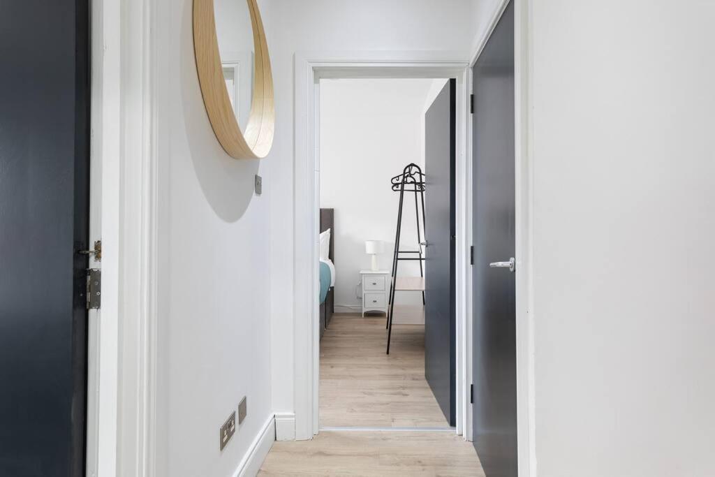 Floor, Centre, Parking Apartment