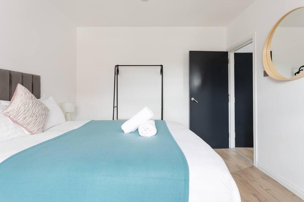 Apartment Floor, Centre, Parking