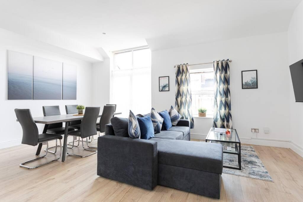 Apartment Floor, Centre, Parking *
